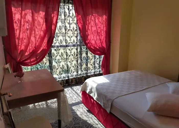 Ξενοδοχείο Rainbow 2*